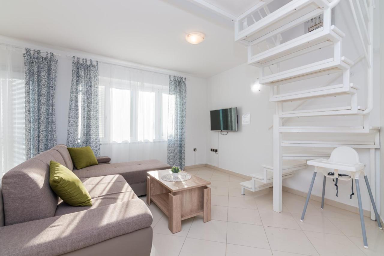 Apartment Mimoza 5, Baska, Krk Exterior photo